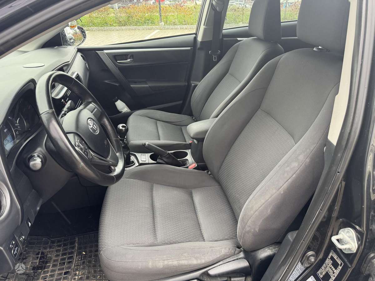 Toyota Corolla - 10