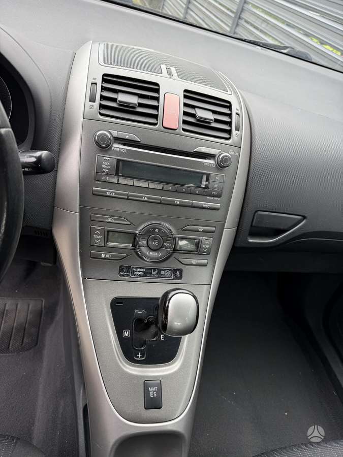 Toyota Auris - 11