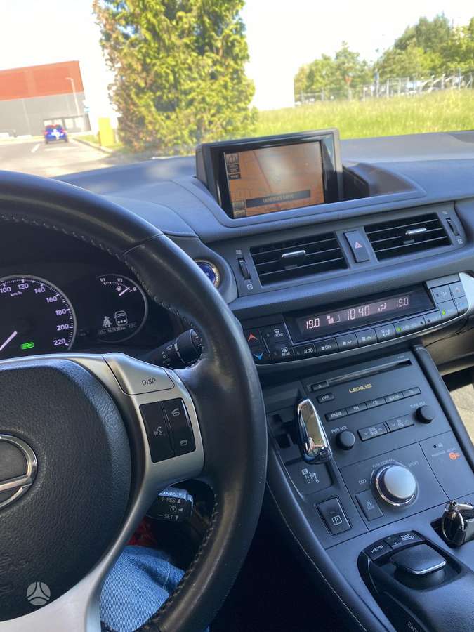 Lexus CT 200h - 6