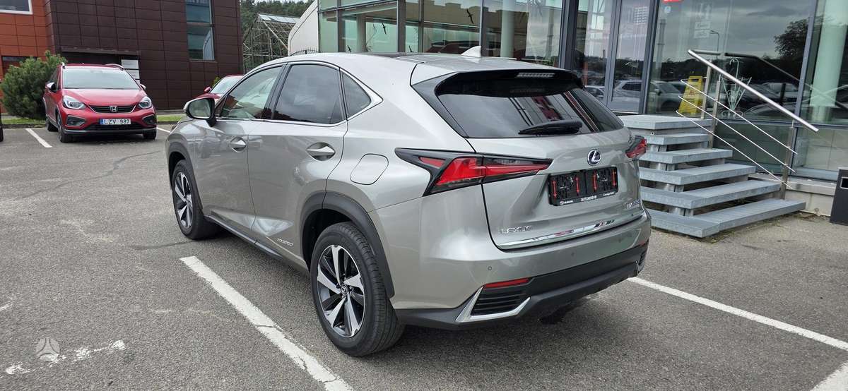Lexus NX 300h - 5