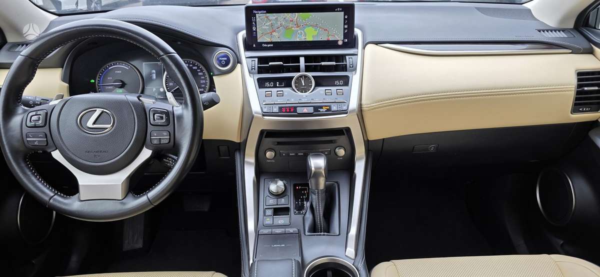Lexus NX 300h - 8