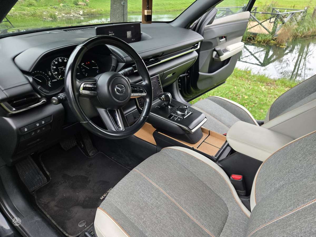 Mazda MX-30 - 8