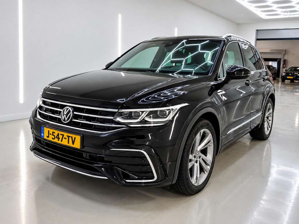 Volkswagen Tiguan - 1