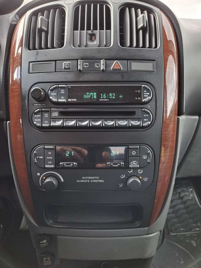 Chrysler Voyager - 9