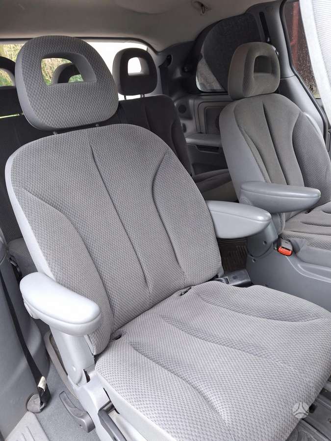 Chrysler Voyager - 10