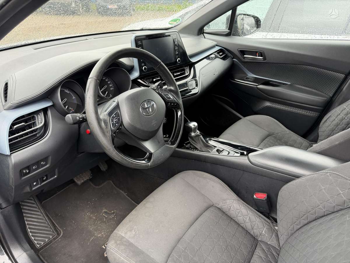 Toyota C-HR - 9