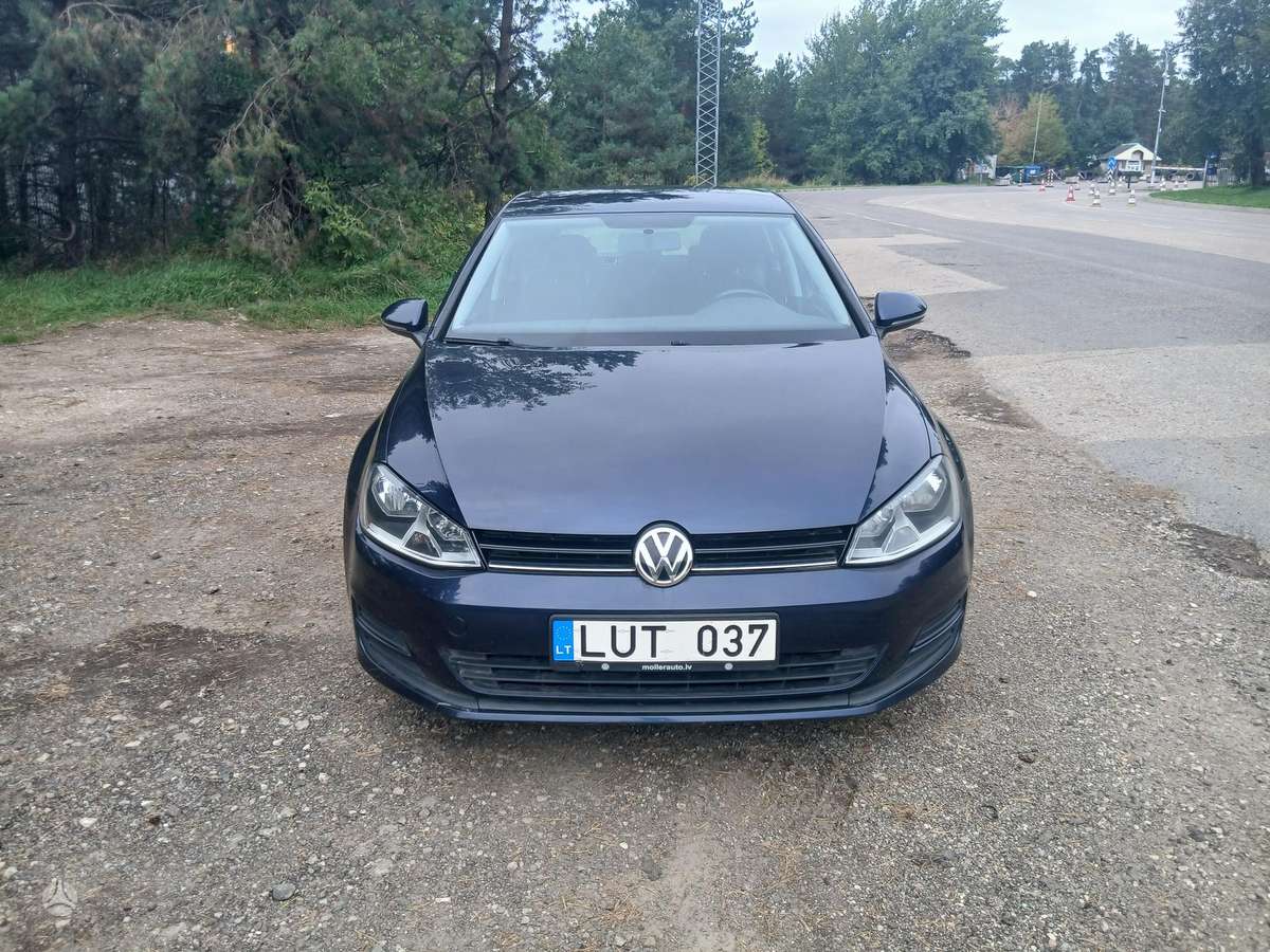 Volkswagen Golf - 1