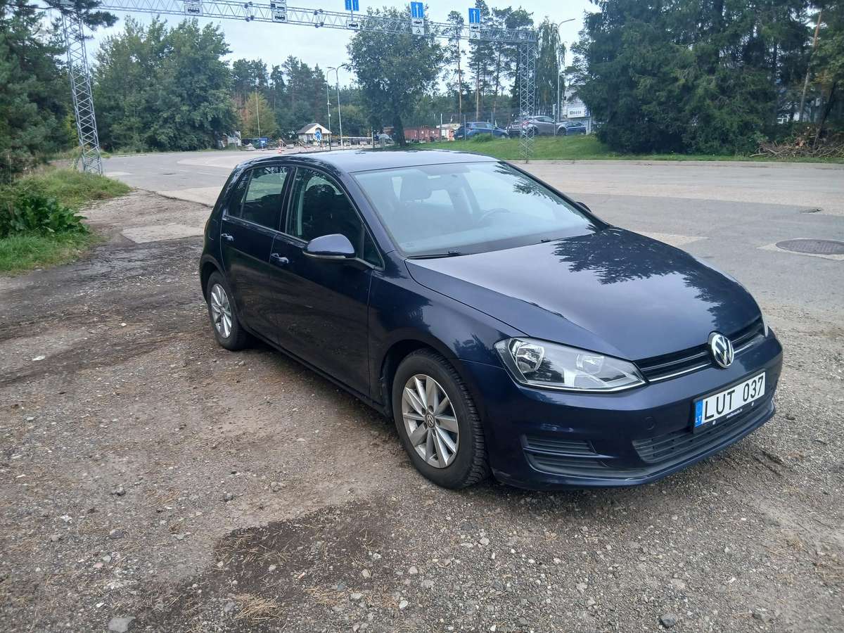 Volkswagen Golf - 2