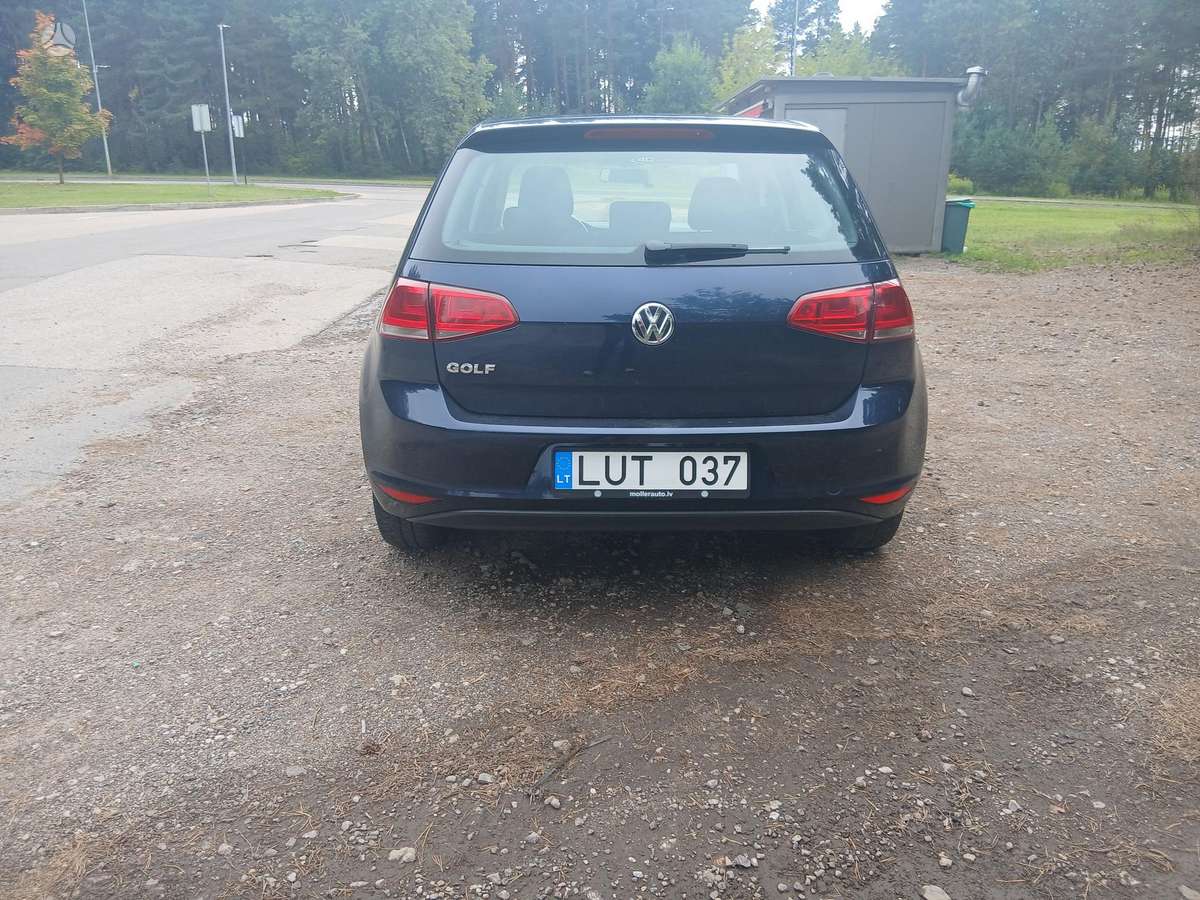 Volkswagen Golf - 6