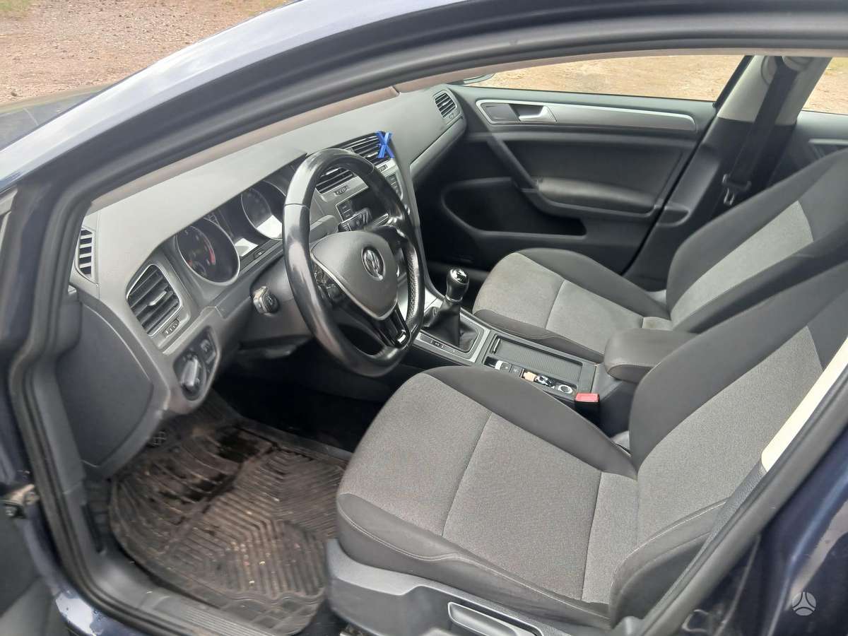 Volkswagen Golf - 9