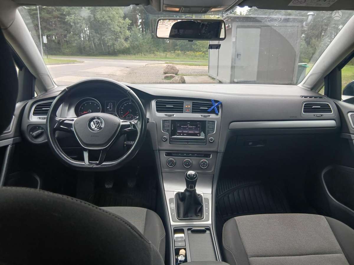 Volkswagen Golf - 12