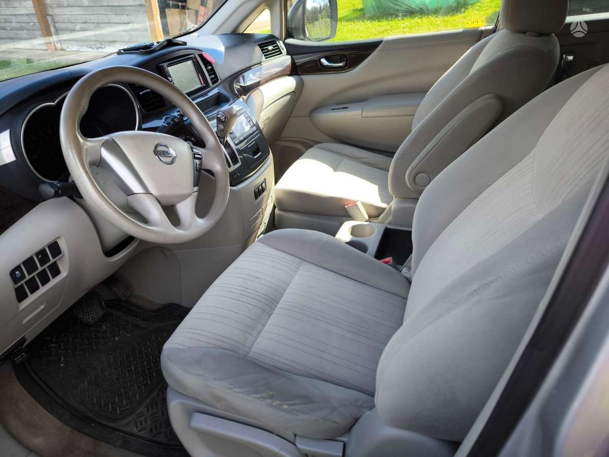 Nissan Quest - 2