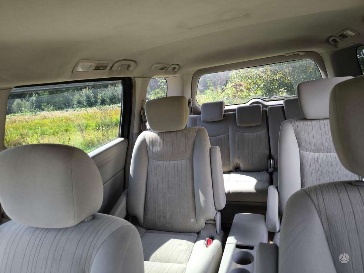 Nissan Quest - 5