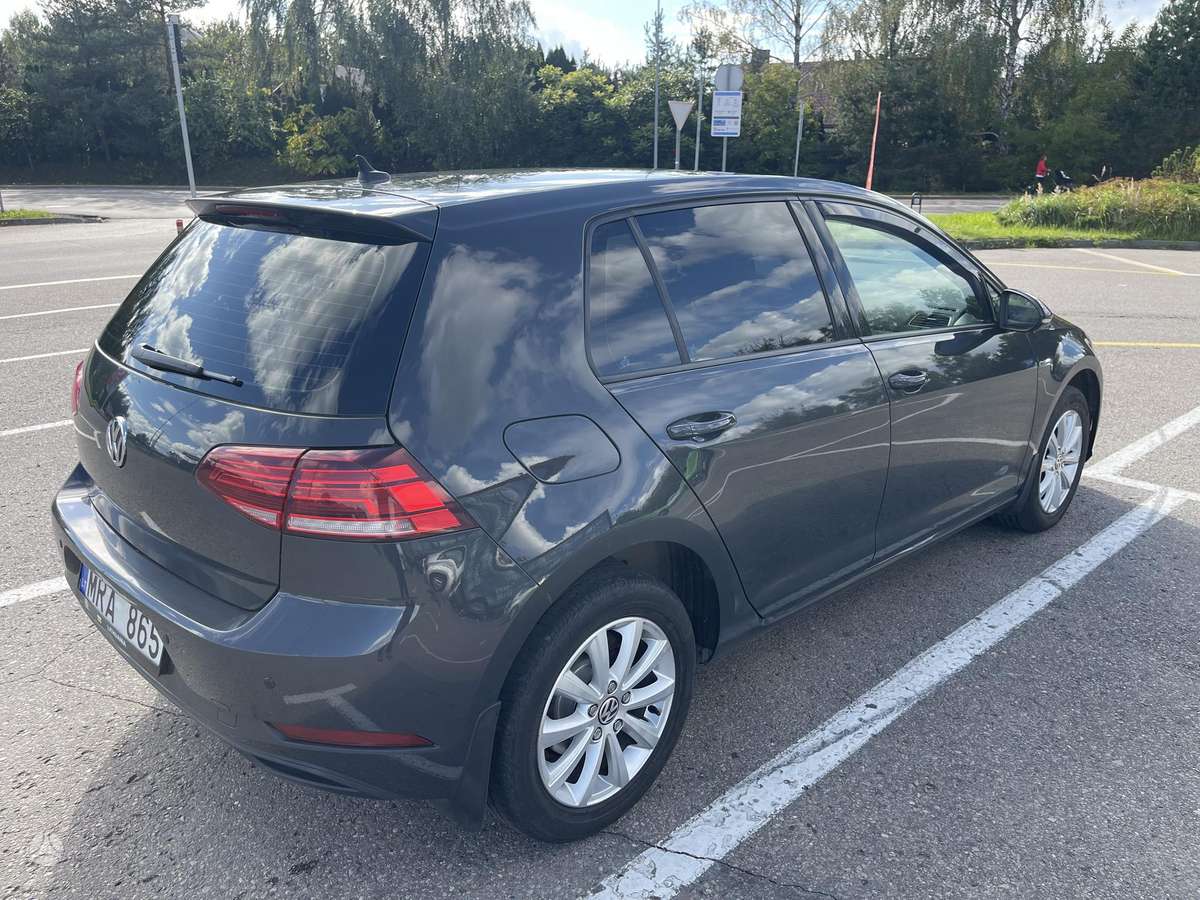 Volkswagen Golf - 4