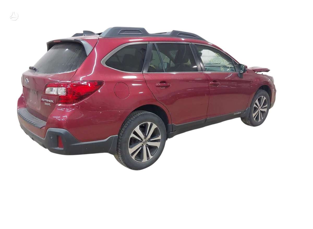 Subaru Outback dalimis