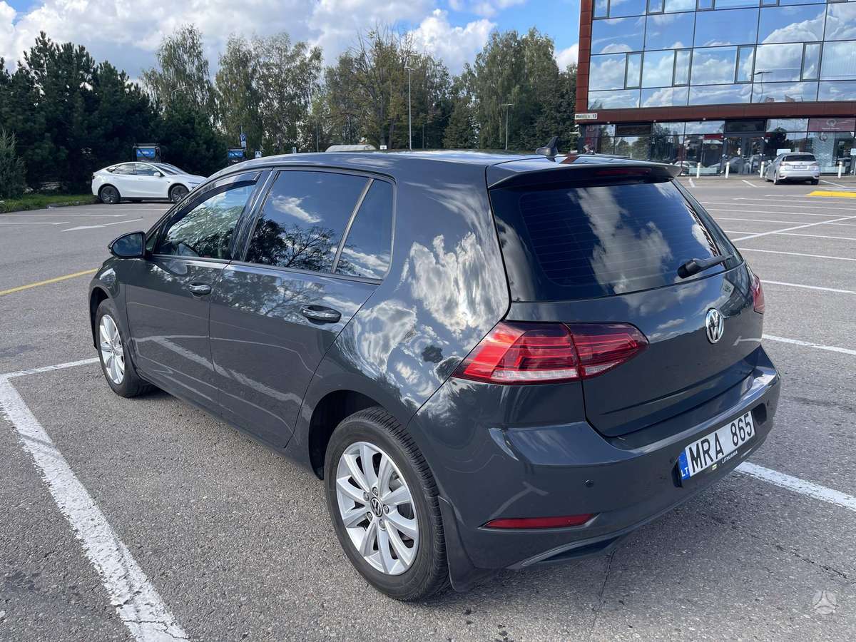 Volkswagen Golf - 5
