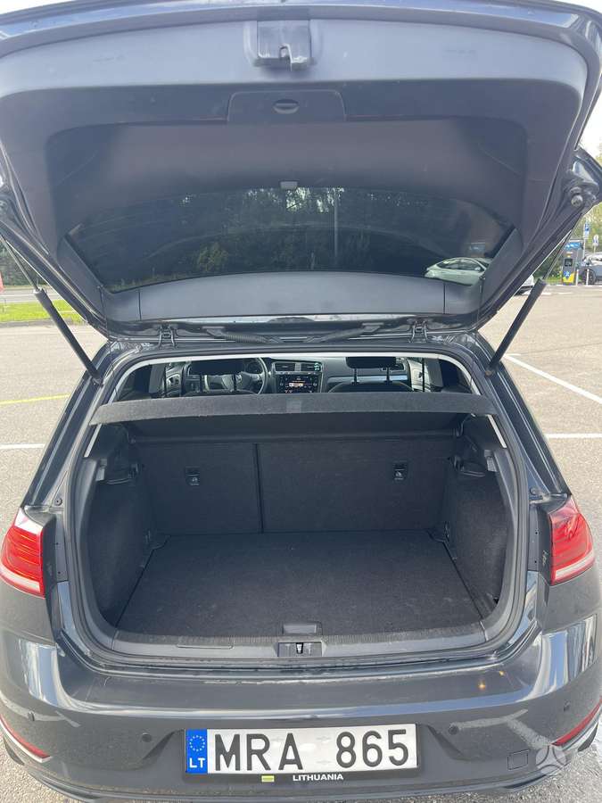 Volkswagen Golf - 6
