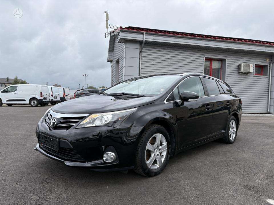 Toyota Avensis - 1