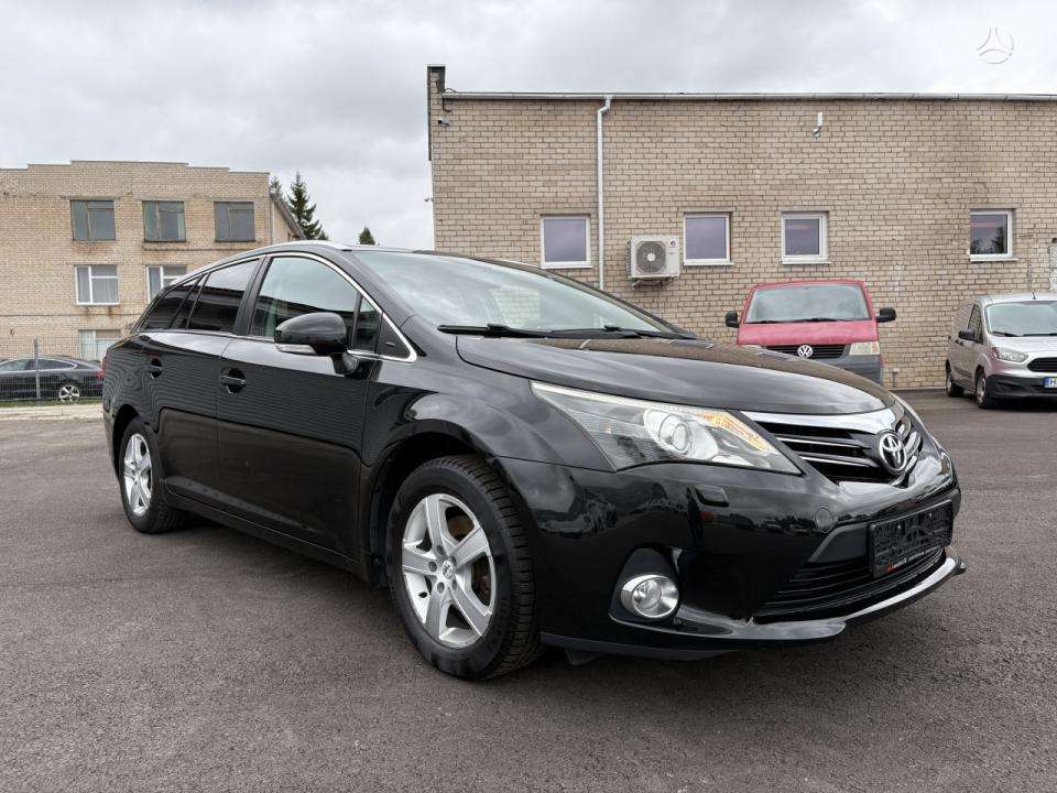 Toyota Avensis - 2
