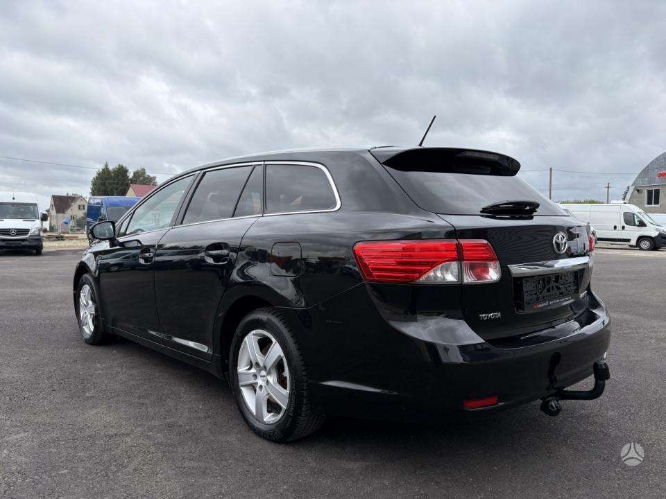 Toyota Avensis - 4