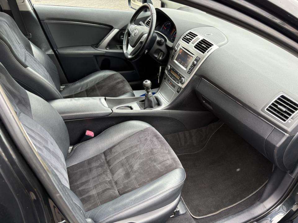 Toyota Avensis - 9