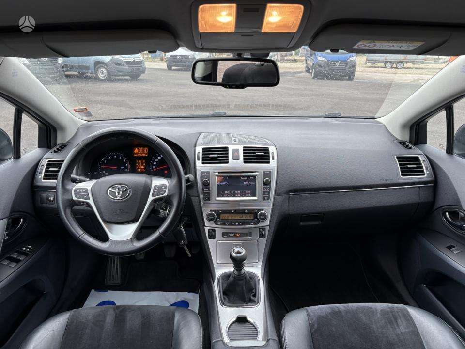 Toyota Avensis - 12