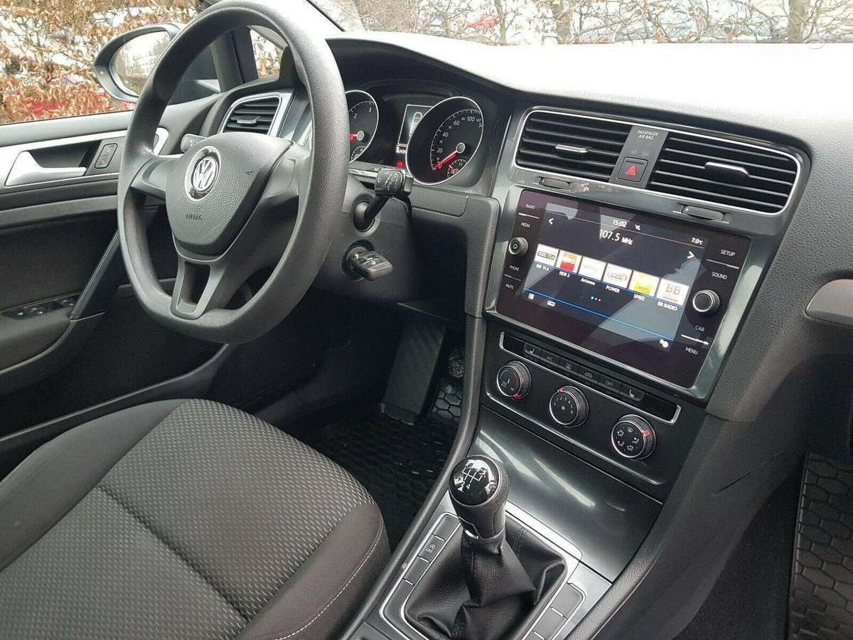 Volkswagen Golf - 8