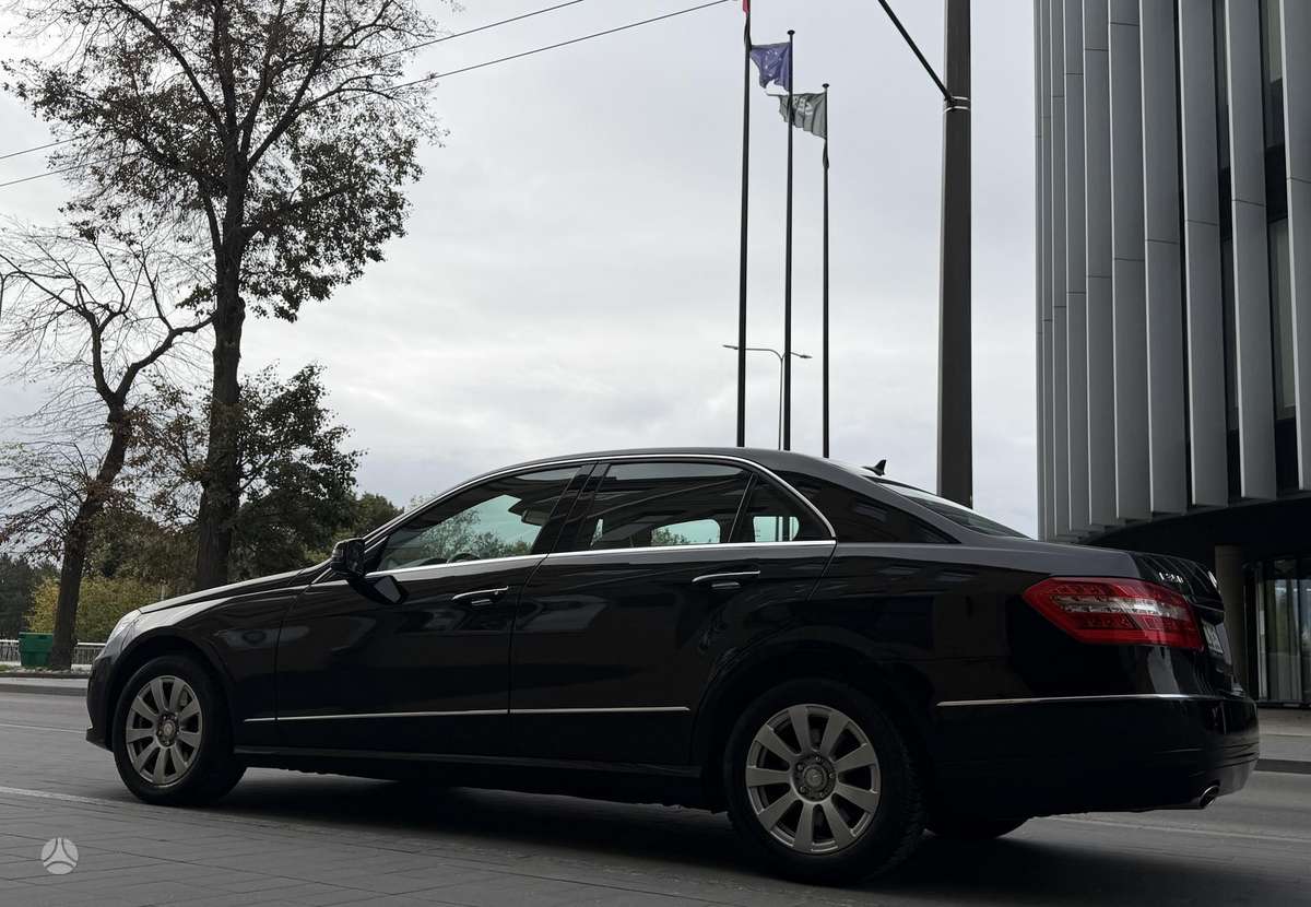 Mercedes-Benz E350 - 3