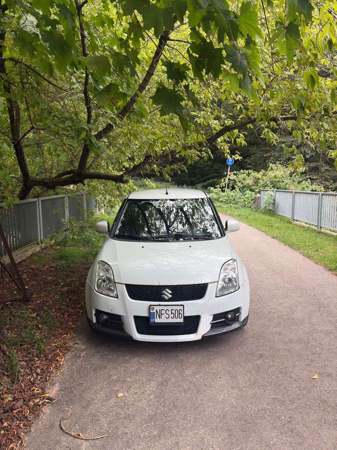 Suzuki Swift - 3
