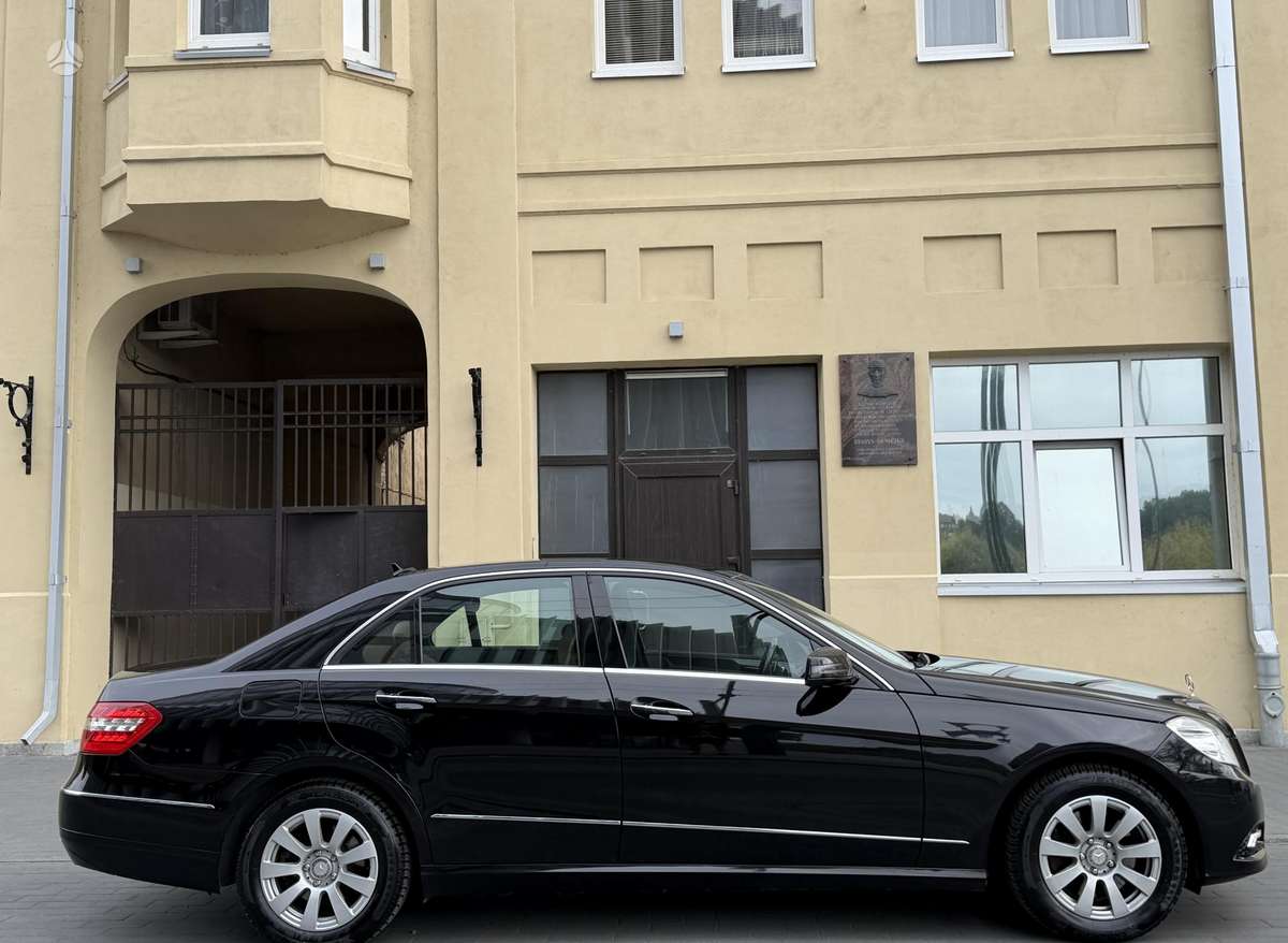 Mercedes-Benz E350 - 9