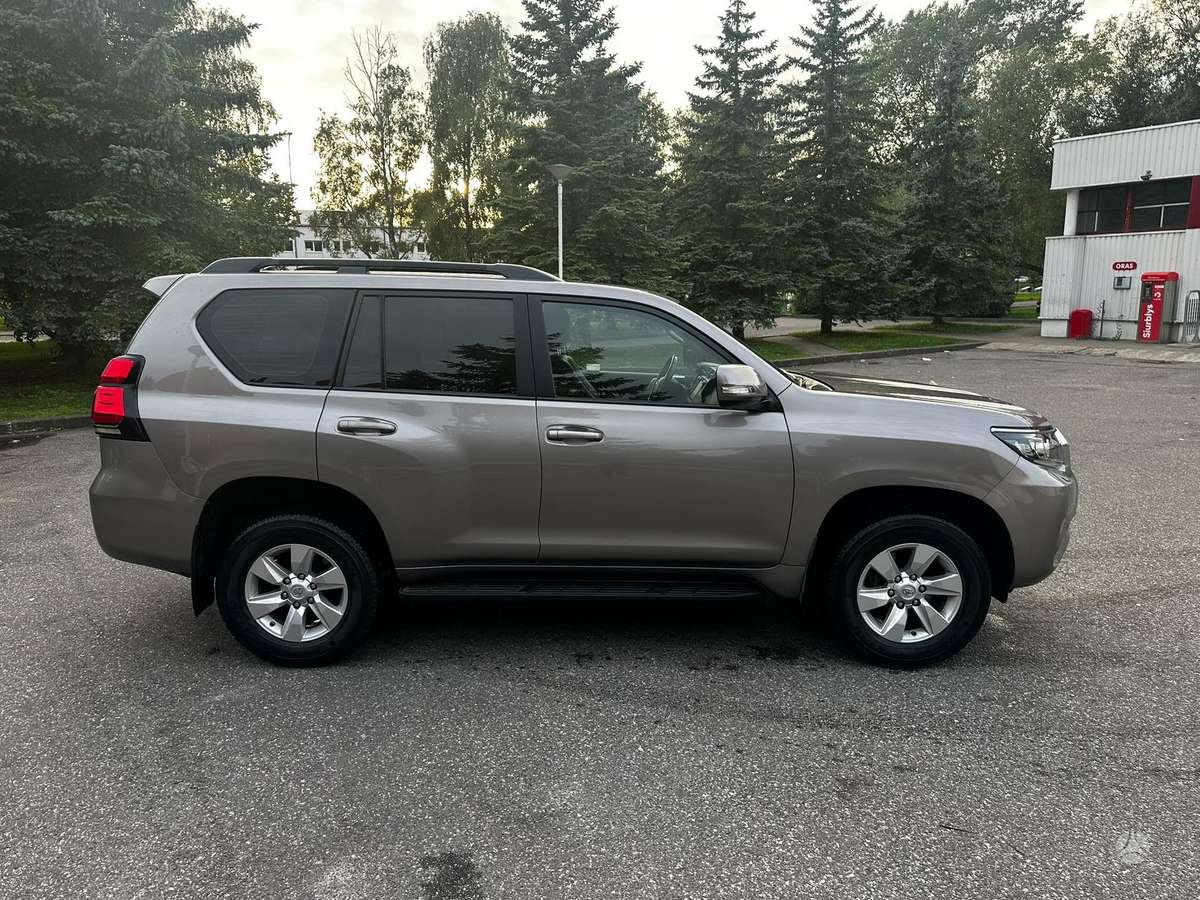 Toyota Land Cruiser - 6