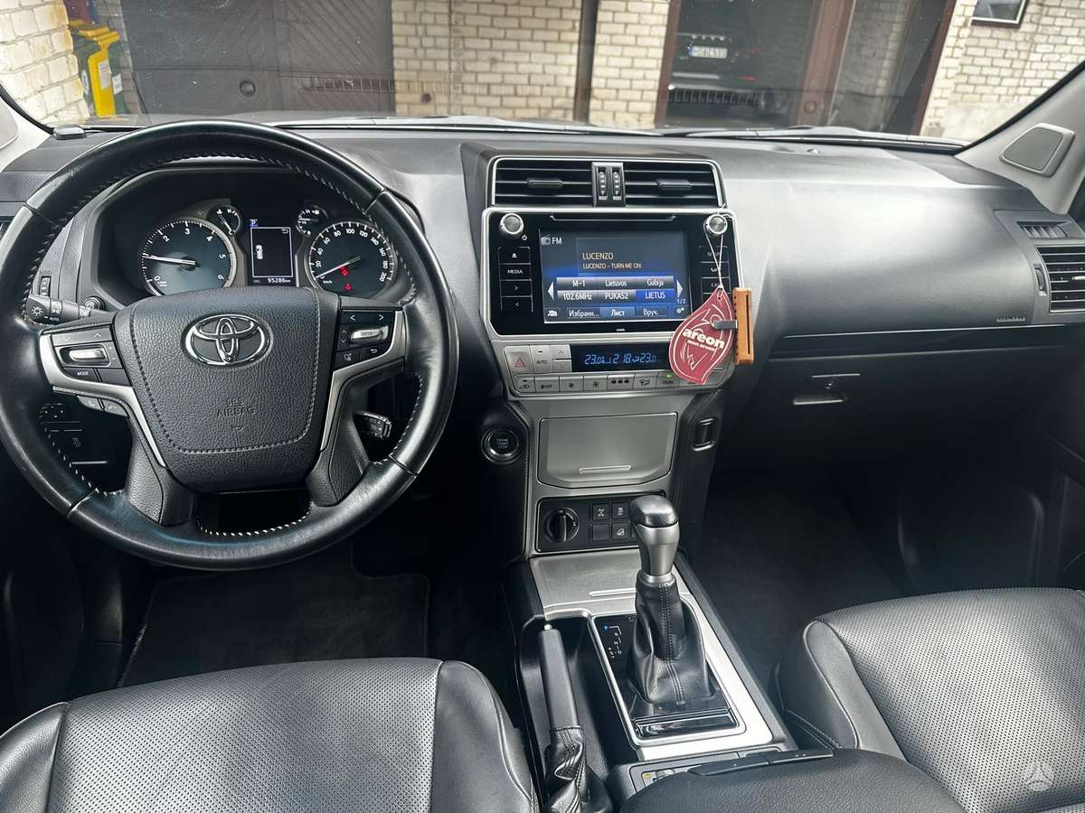 Toyota Land Cruiser - 9