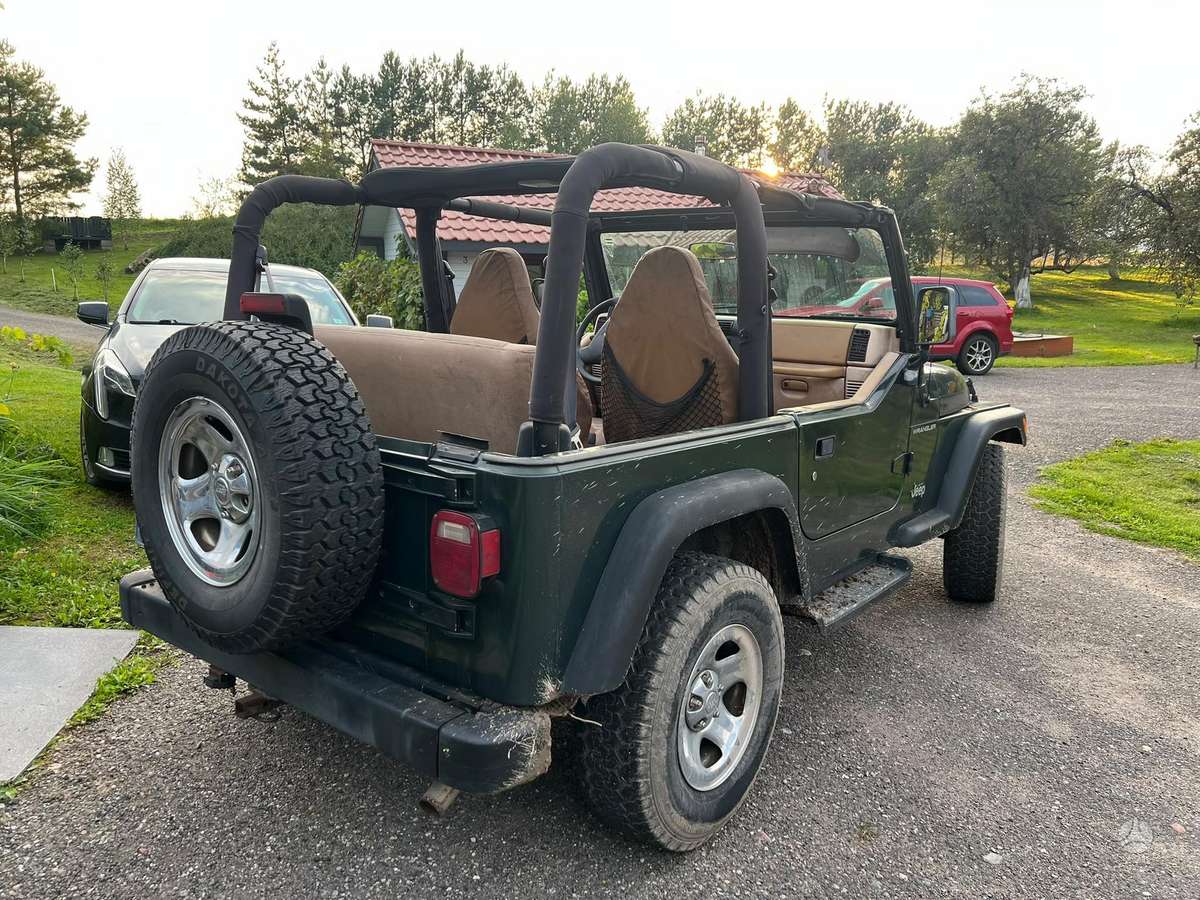Jeep Wrangler - 4