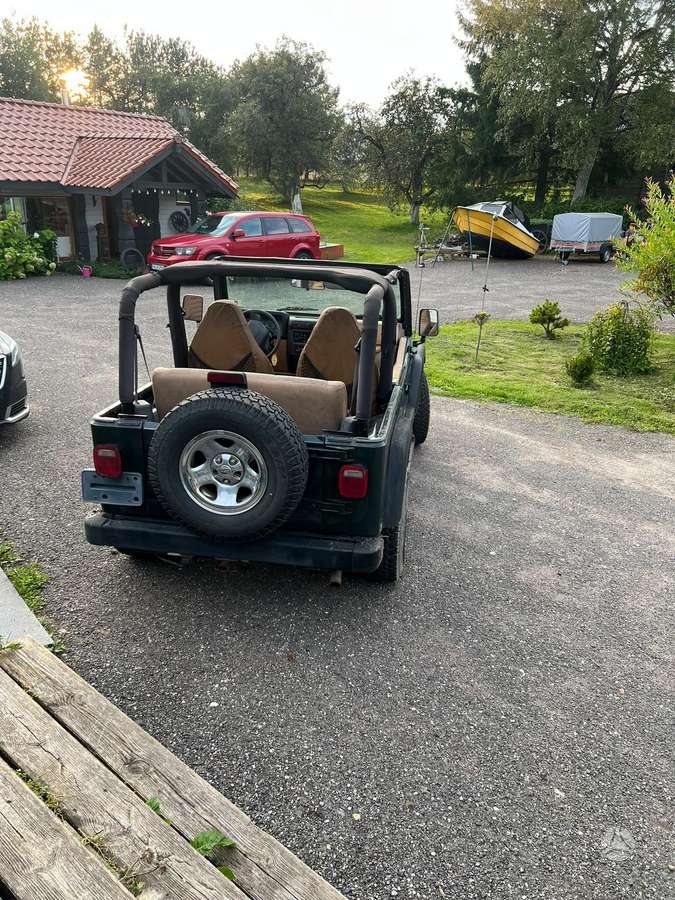 Jeep Wrangler - 7