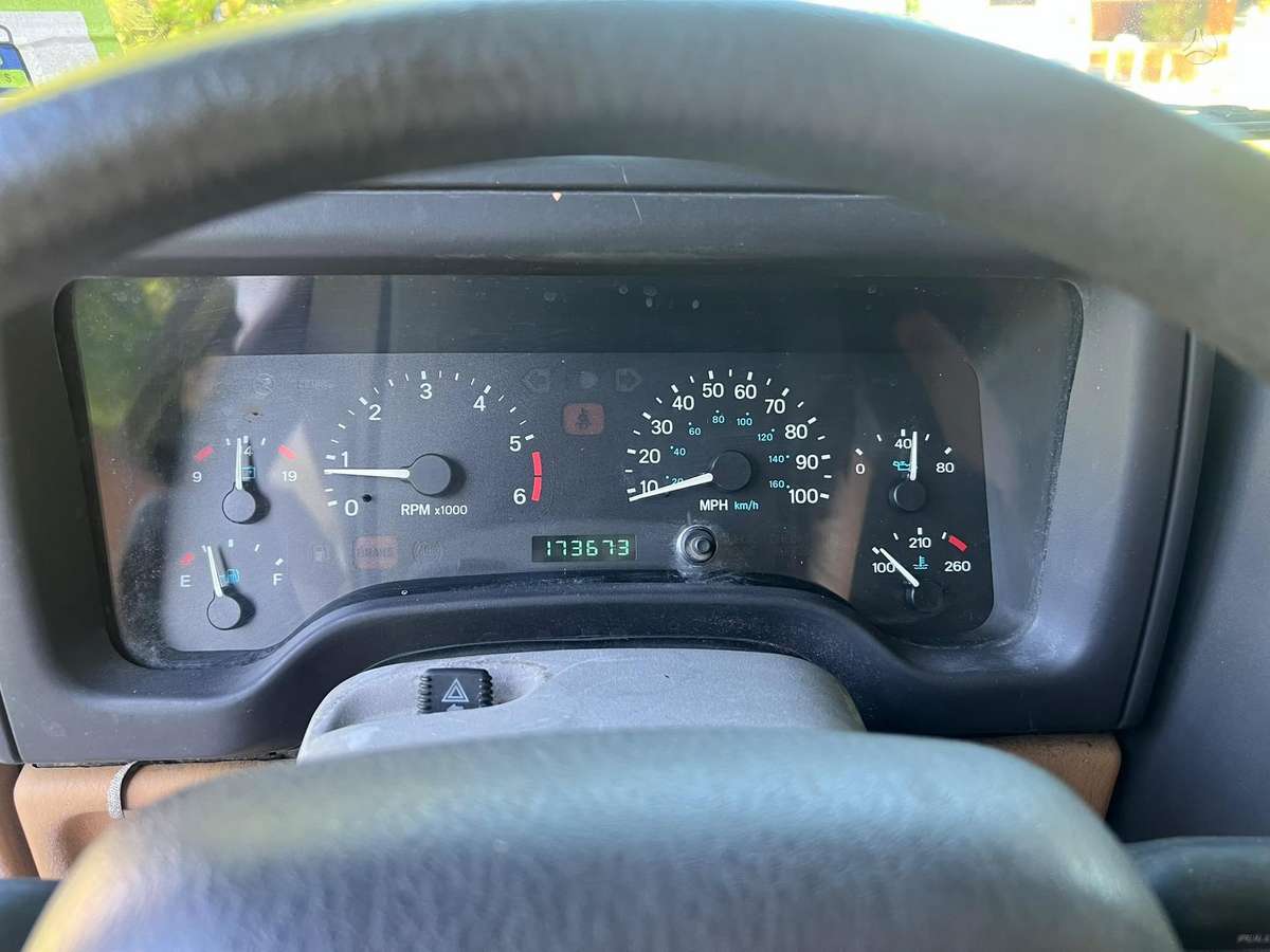 Jeep Wrangler - 10