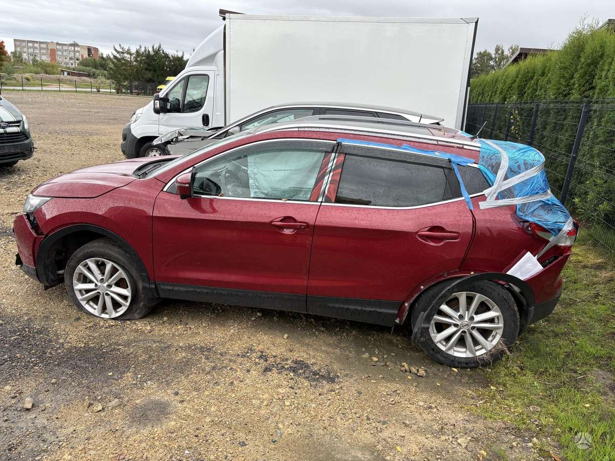 Nissan Qashqai - 4