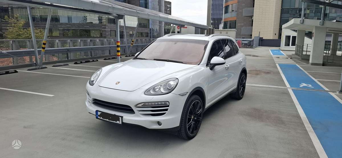 Porsche Cayenne - 2