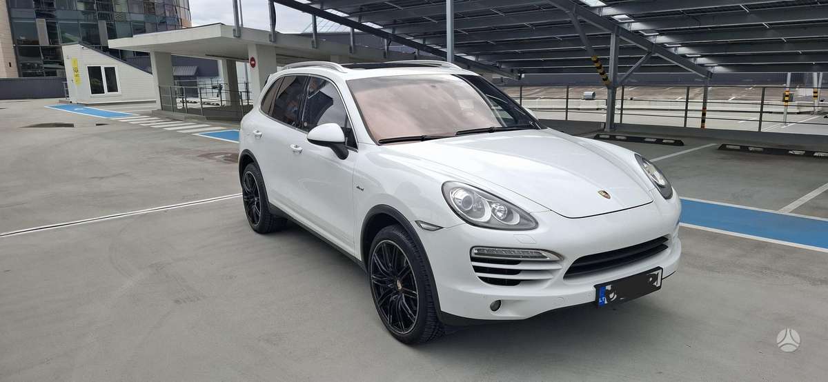 Porsche Cayenne - 4