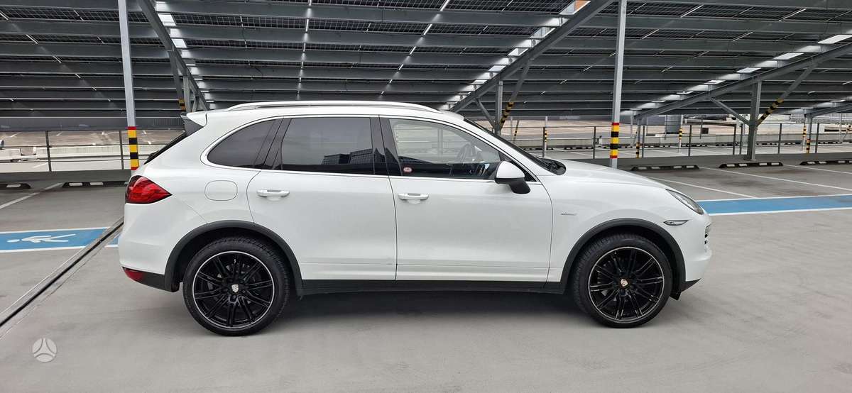 Porsche Cayenne - 5
