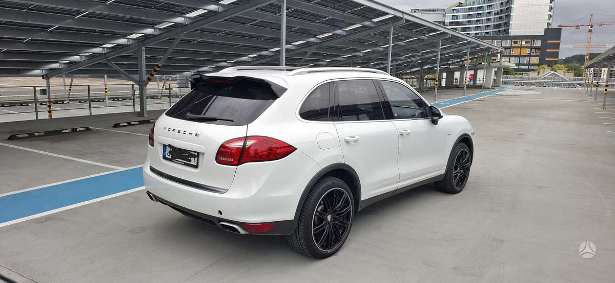 Porsche Cayenne - 6