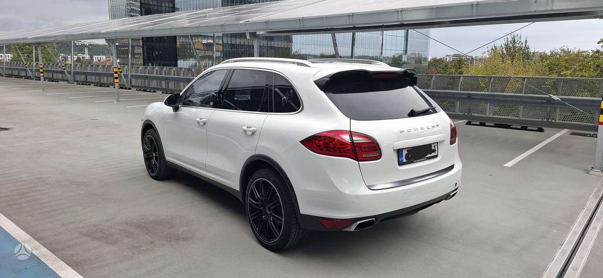 Porsche Cayenne - 8