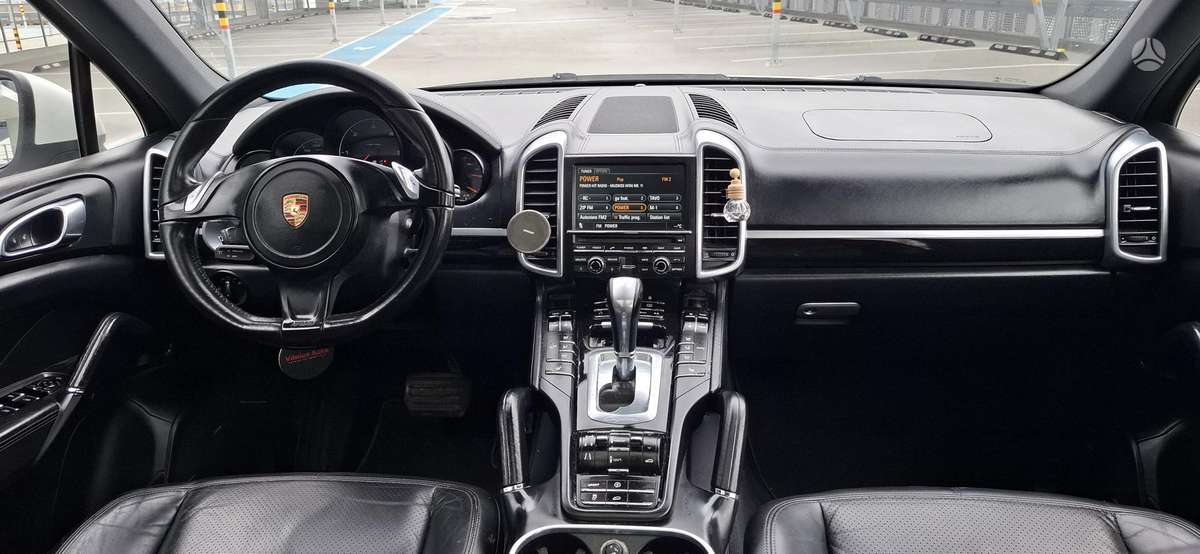 Porsche Cayenne - 11