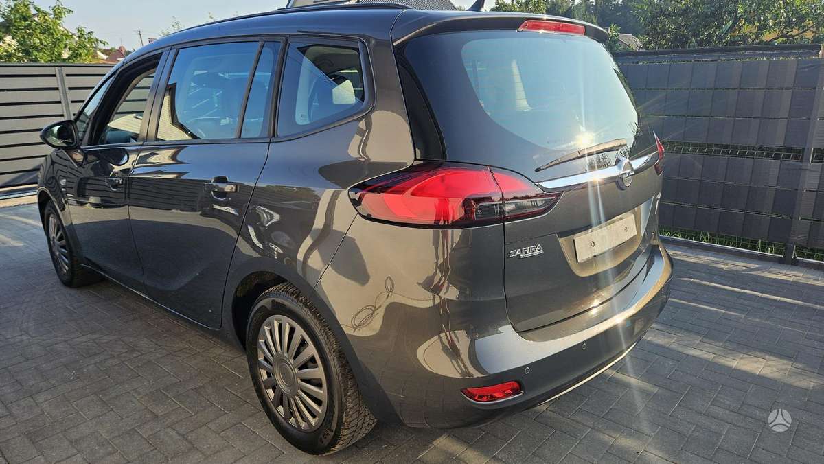 Opel Zafira Tourer - 3