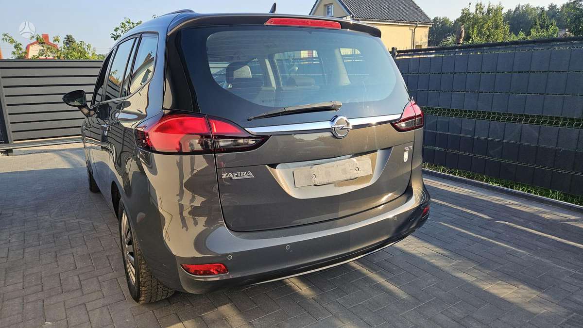 Opel Zafira Tourer - 4
