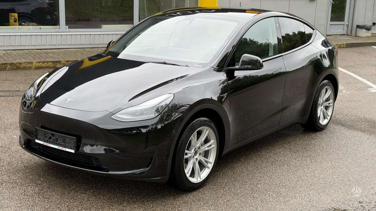 Tesla Model Y - 3