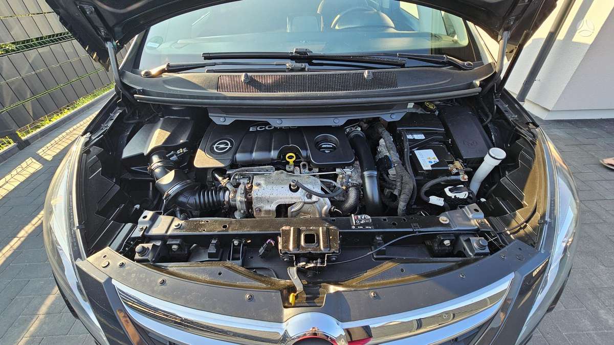 Opel Zafira Tourer - 9