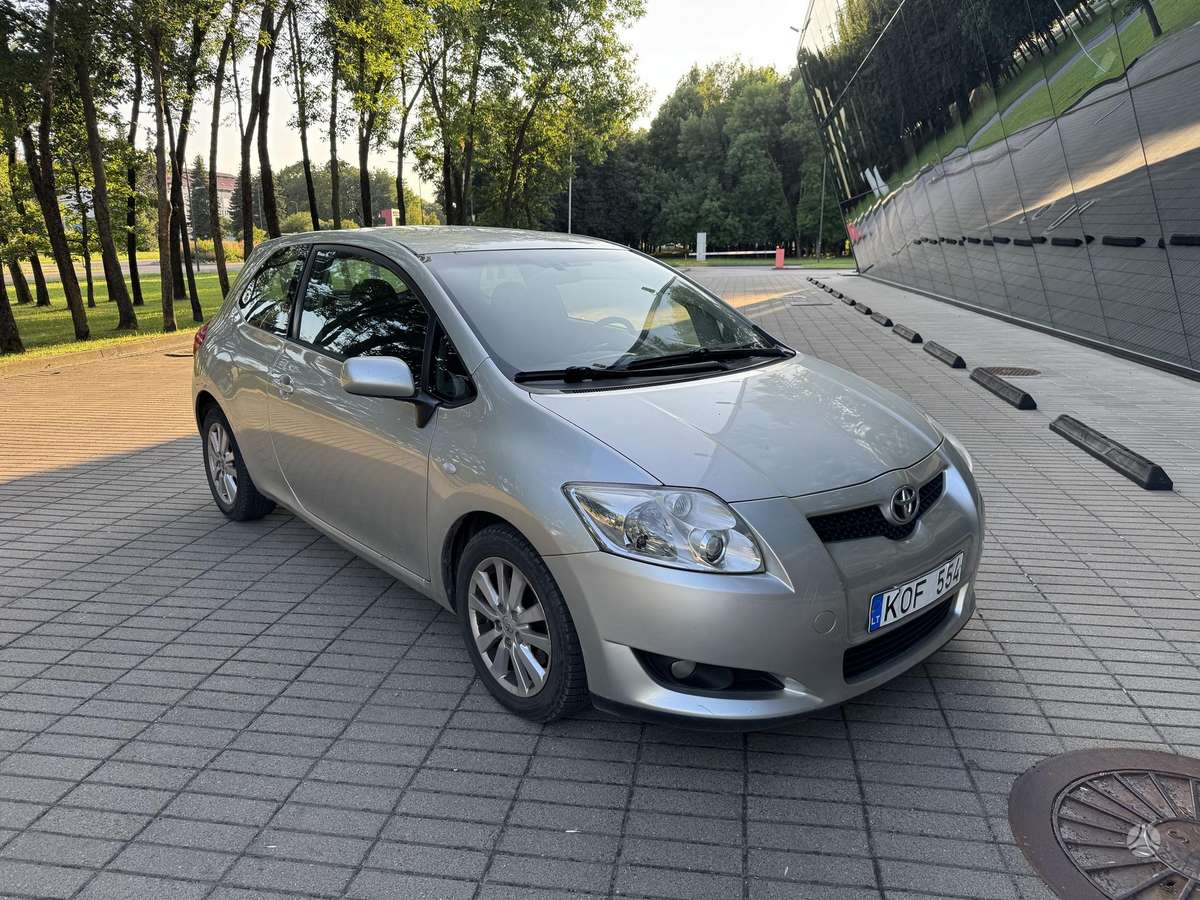 Toyota Auris - 1