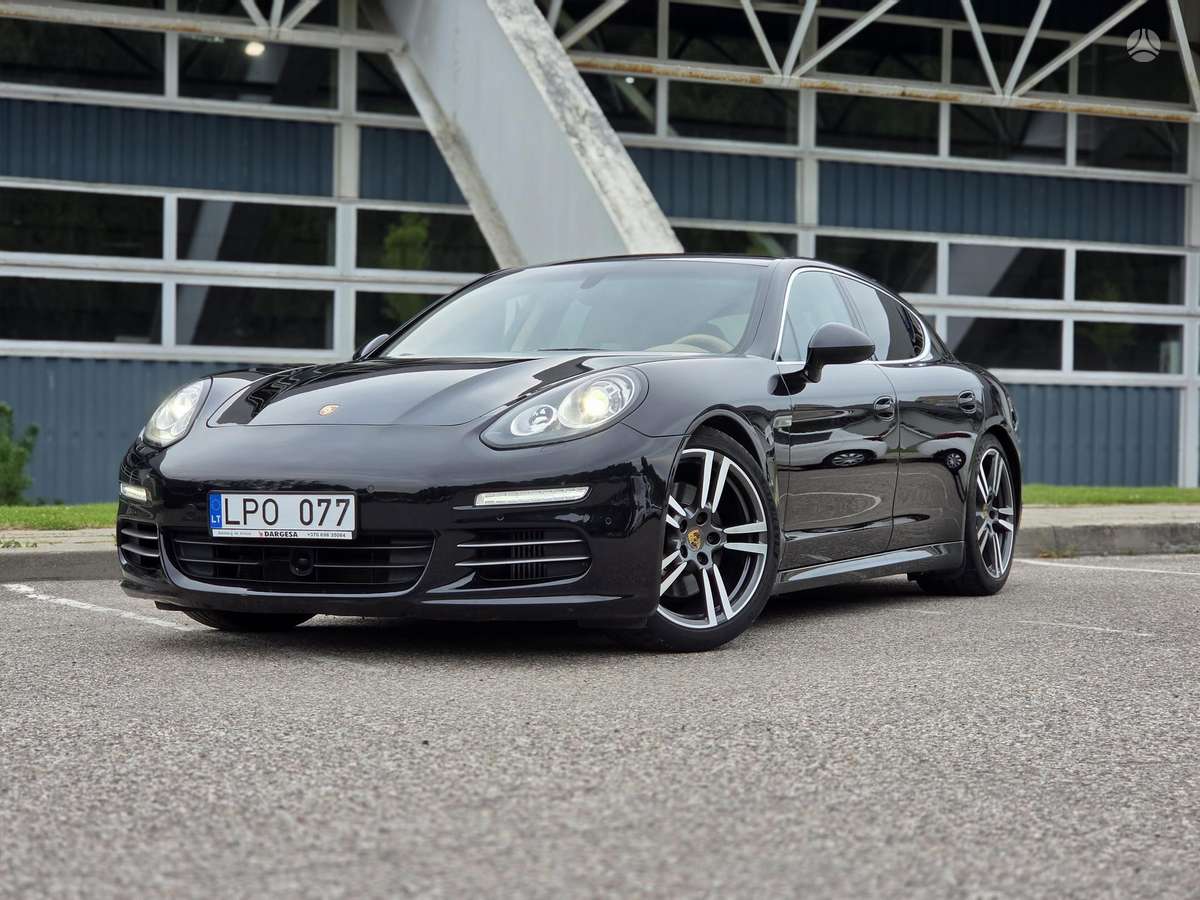 Porsche Panamera - 1