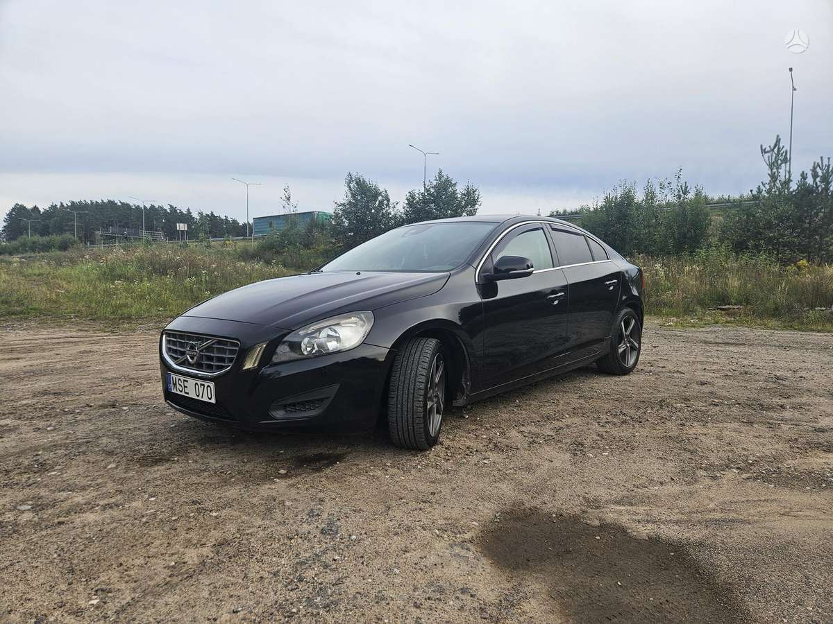 Volvo S60 - 1