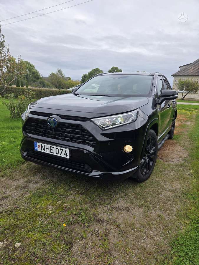 Toyota RAV4 - 1